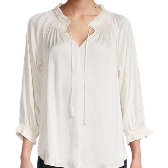 Chelsea & Theodore Tops - Chelsea & Theodore Cream Ruffled 3/4 Sleeve Blouse